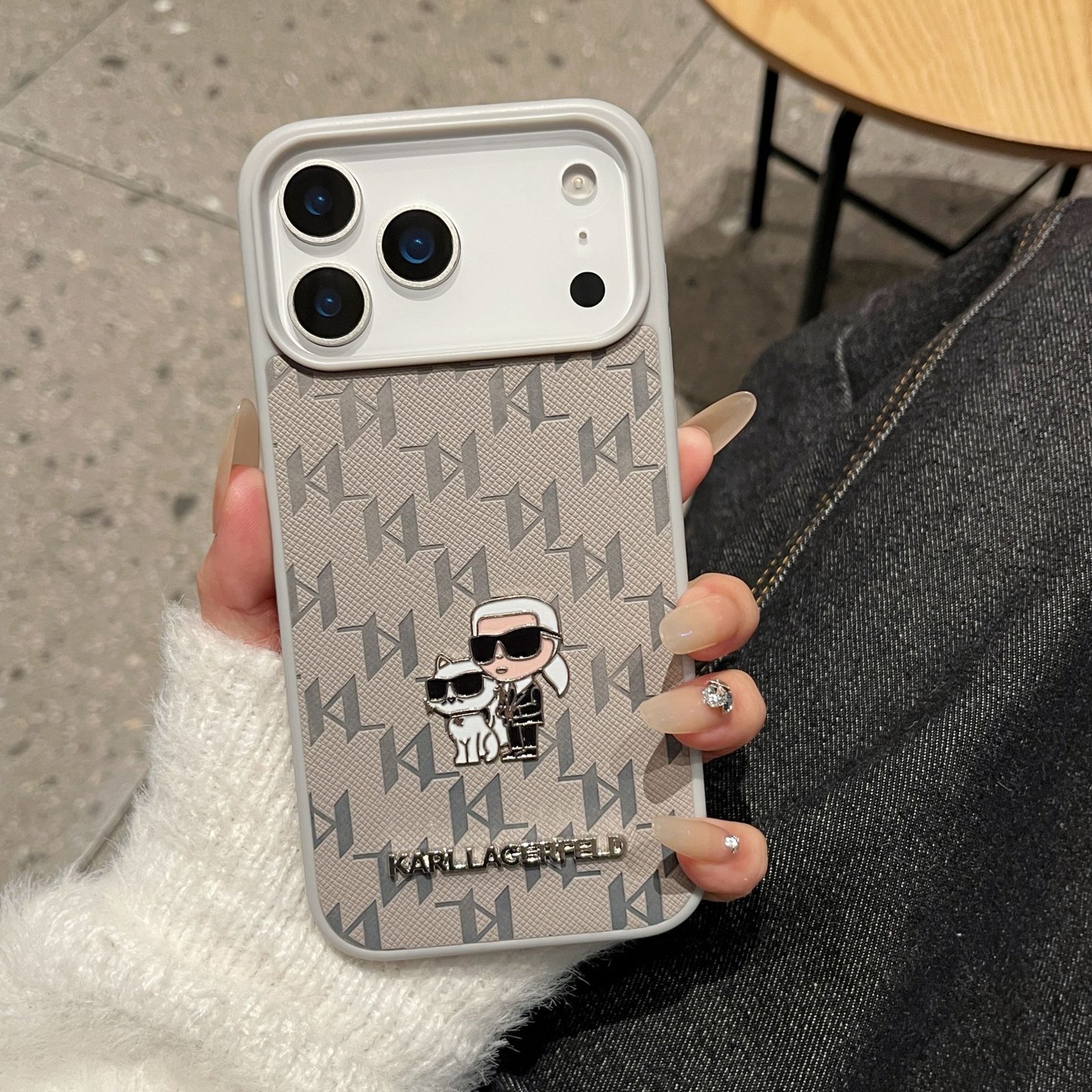 Karl Lagerfeld Monogram Premium Case for iPhone - Figura 5