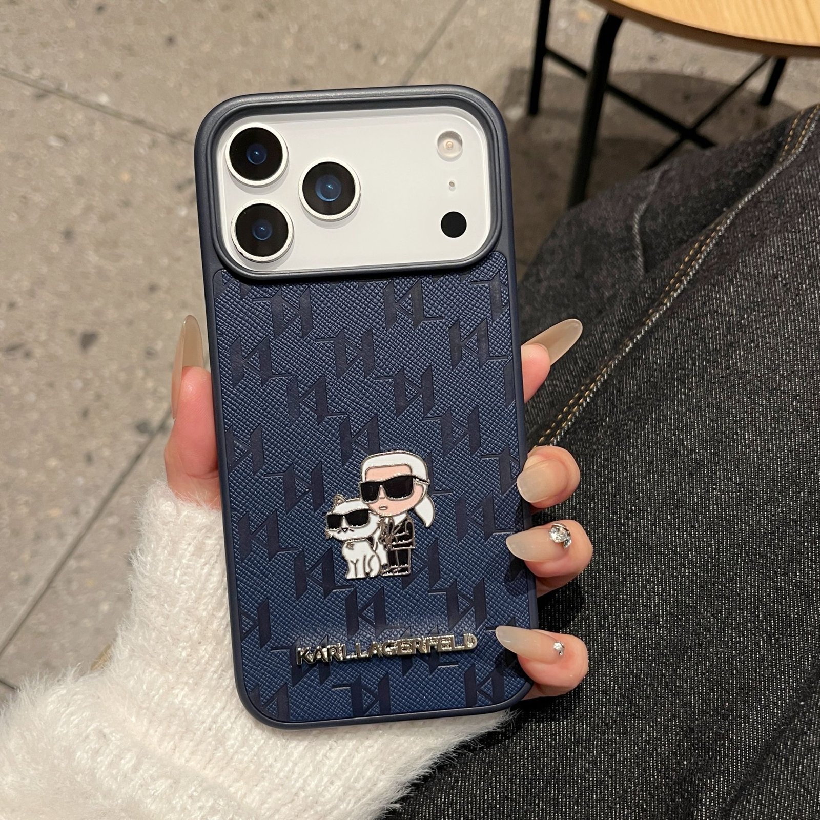 Karl Lagerfeld Monogram Premium Case for iPhone - Figura 3